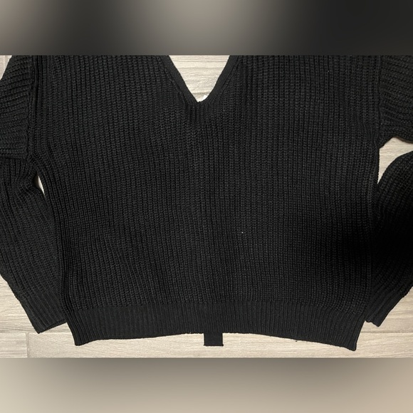 Hooked Up Women’s Black Large Lace Up Chunky Knit Long Sleeves Sweater - Picture 8 of 8